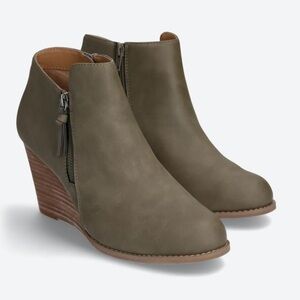 Report Footwear Guine Wedge Bootie Olive Green
